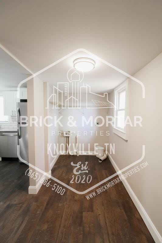 Building Photo - 404 E Emerald Ave