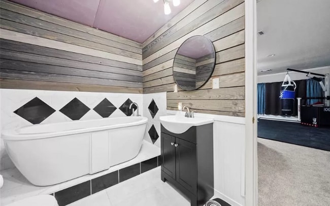 Building Photo - 5610 Fenske Ln