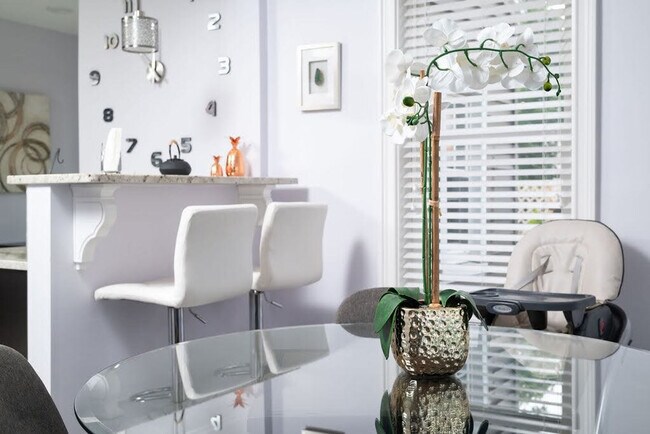 Building Photo - 7 Summit Ave