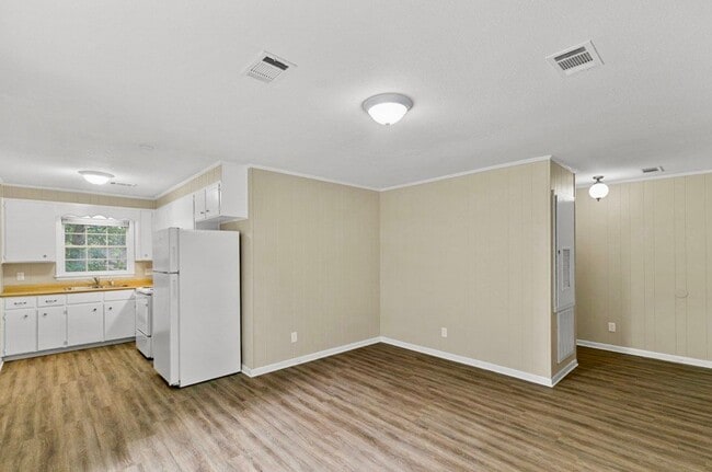 Building Photo - 509 Lagrand Dr