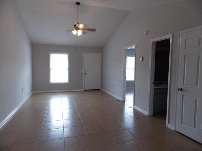 Building Photo - 140 Lanier Dr
