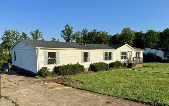 Primary Photo - 118 Hoston Dr