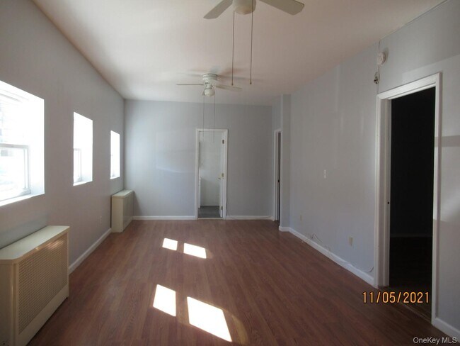 Building Photo - 60-91 54th St