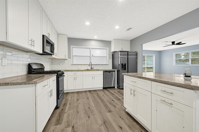 Building Photo - 2131 Counter Point Dr