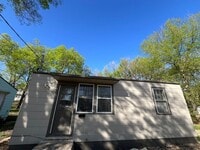Building Photo - Remodeled 2 Bedroom Single Family Pet Friendly