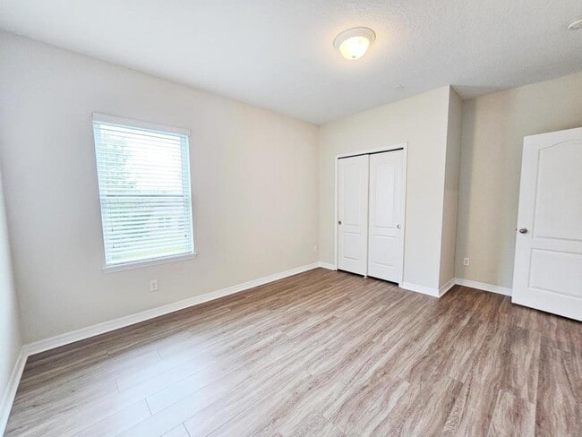 Building Photo - 12754 Garridan Ave