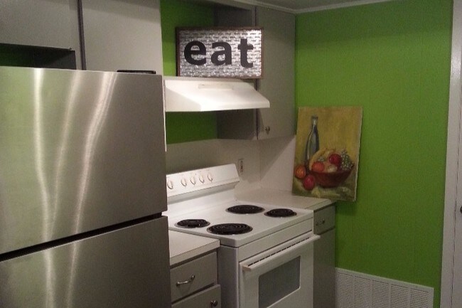 Building Photo - 3406 Dolphin Dr