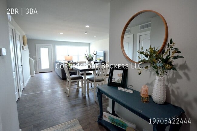 Building Photo - 1116 Colton-A