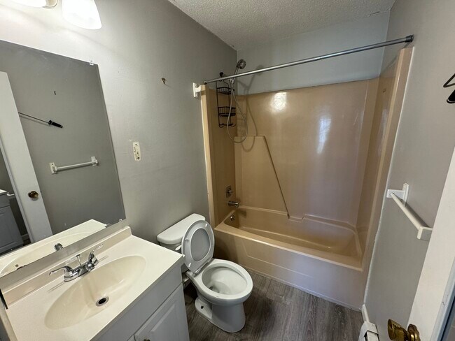 Building Photo - 60 Plainfield Ave