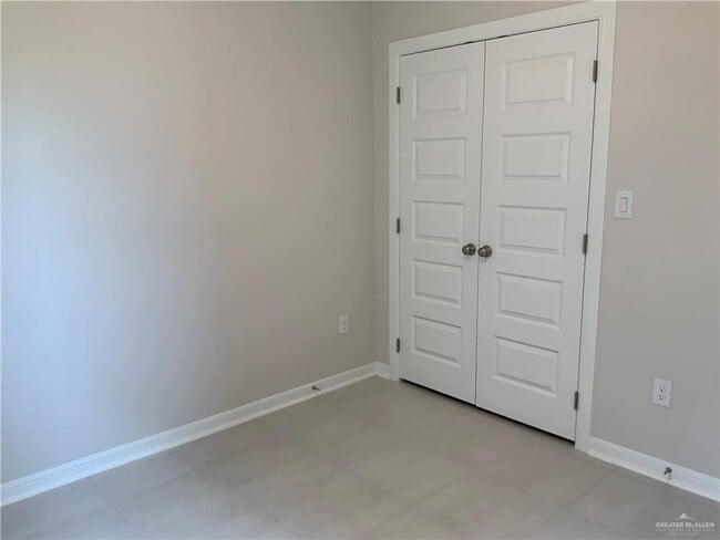 Building Photo - 27 Westway Ave