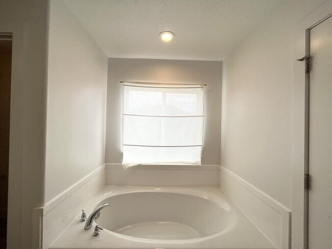 Building Photo - 9729 Fira Ln
