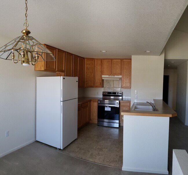 Building Photo - 4385 S Balsam St