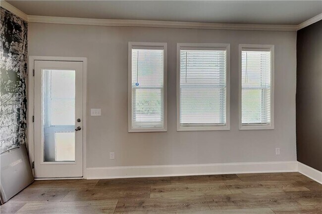 Building Photo - 6945 Daylily Ln