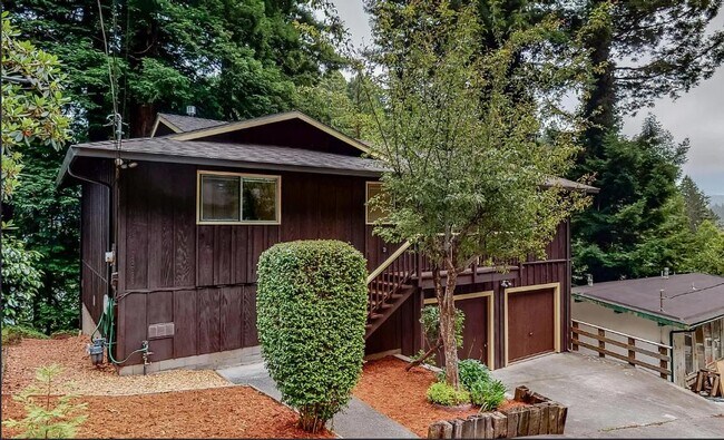 Building Photo - 948 Shirley Blvd