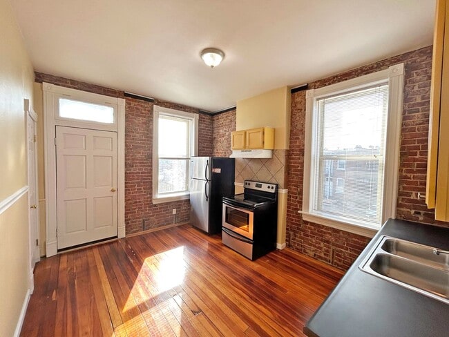 Building Photo - 4658-4660 Tyrolean