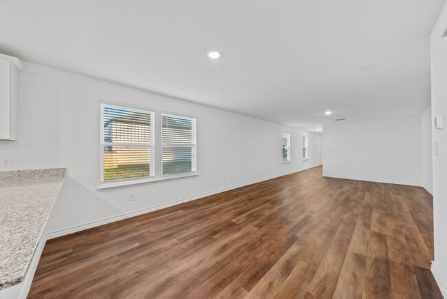 Building Photo - 817 Heartseed Ave