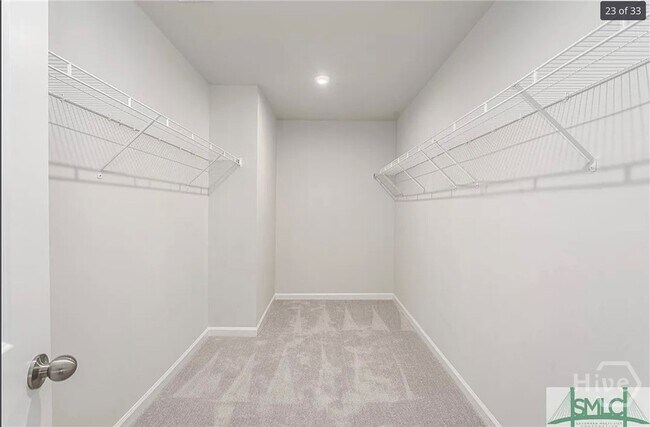 Building Photo - 186 Crosstown Ave