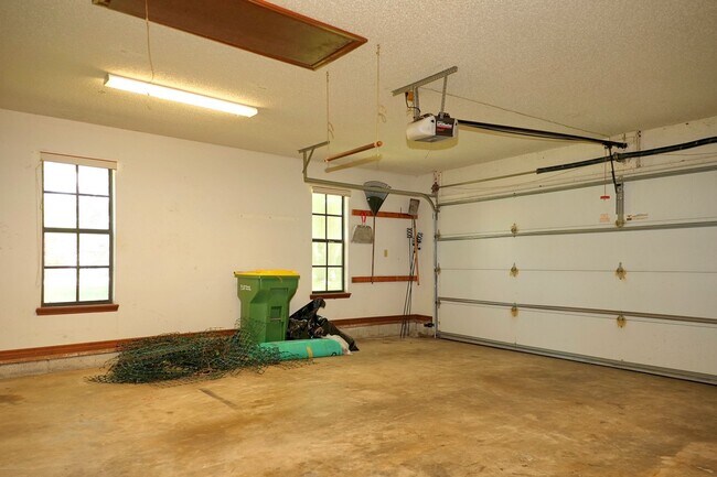 Building Photo - Spacious 3/2 Single family home in Belle Isle