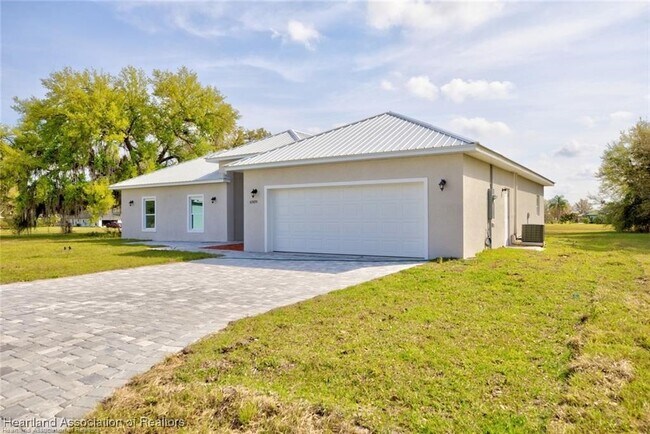 Building Photo - 6909 Salem Ct