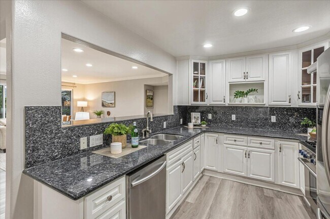 Building Photo - Charming 3-Bedroom Home in Prime Cambrian ...