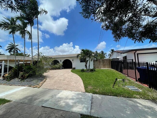 Building Photo - 2827 McKinley St
