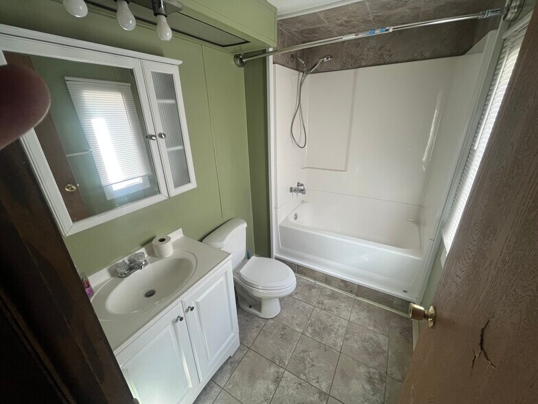 Building Photo - 2417 2nd St S