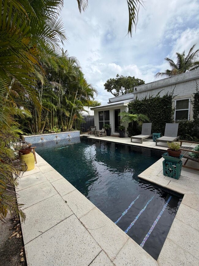 Building Photo - 515 Ardmore Rd