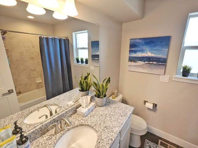 Building Photo - Large Home in Bradly Ranch