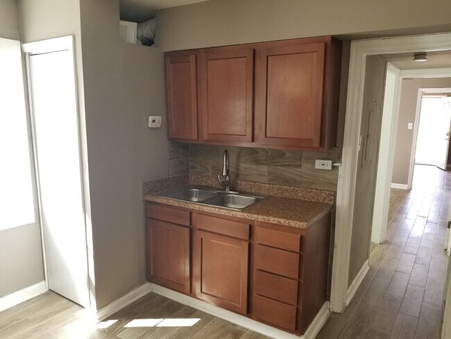 Building Photo - 543 Oliver St NW