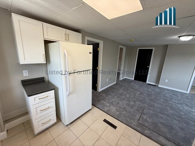 Building Photo - 85 Massasoit St
