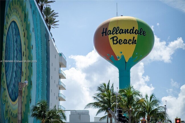 Building Photo - 800 Parkview Dr