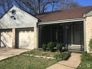 Building Photo - 2/1 Fenced Yard KISD