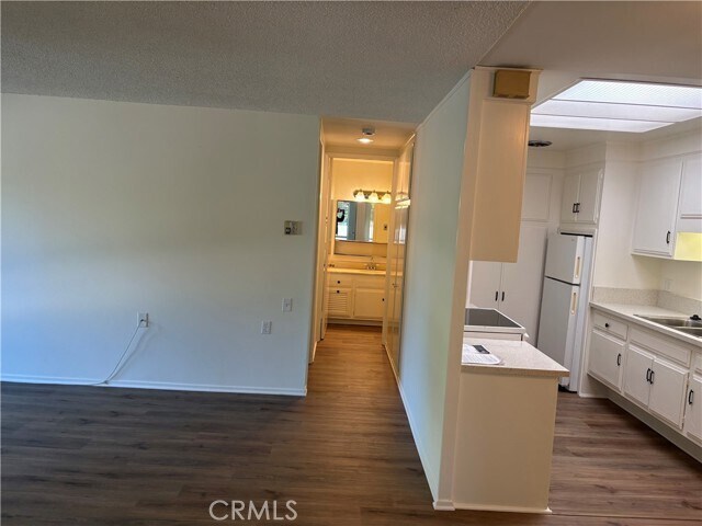 Building Photo - 2280 Via Mariposa W