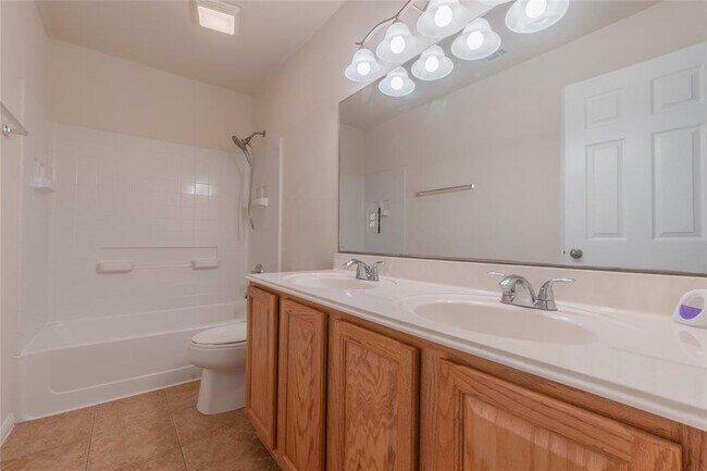 Building Photo - 9516 Castle Pines Dr