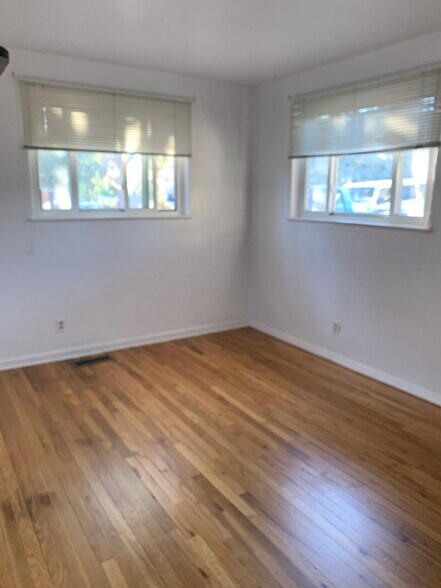 Building Photo - 4165 Trinity Dr