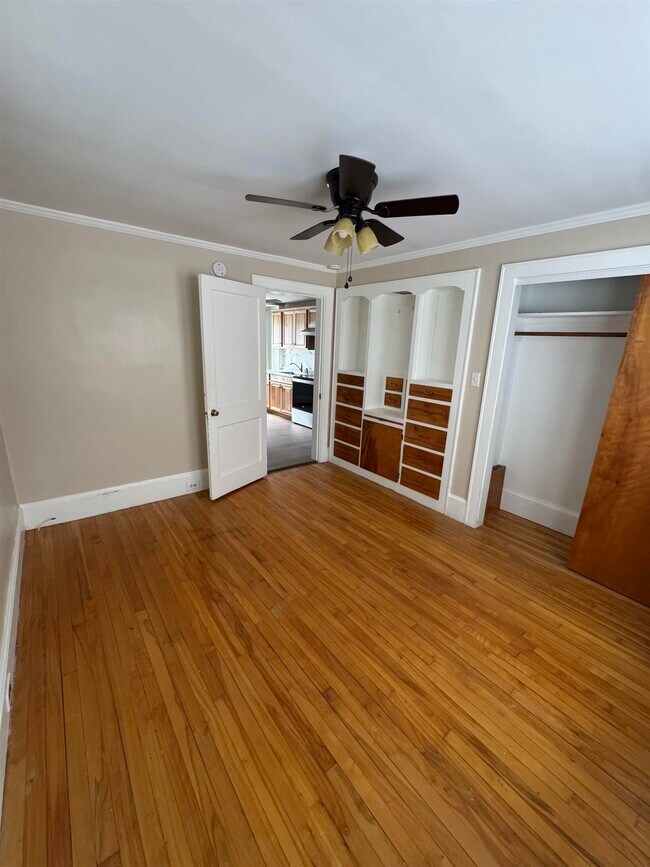 Building Photo - 89 Centre St