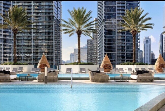 Building Photo - 200 Biscayne Blvd Way