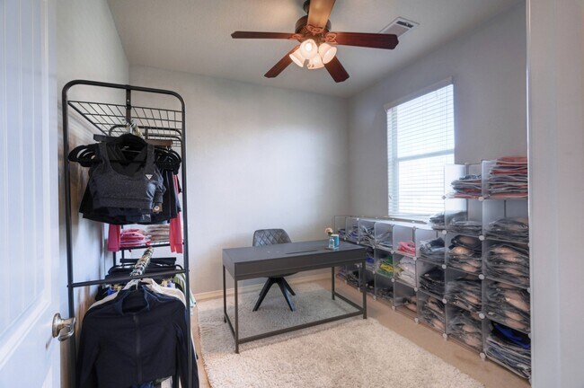Building Photo - 108 Cove Cir