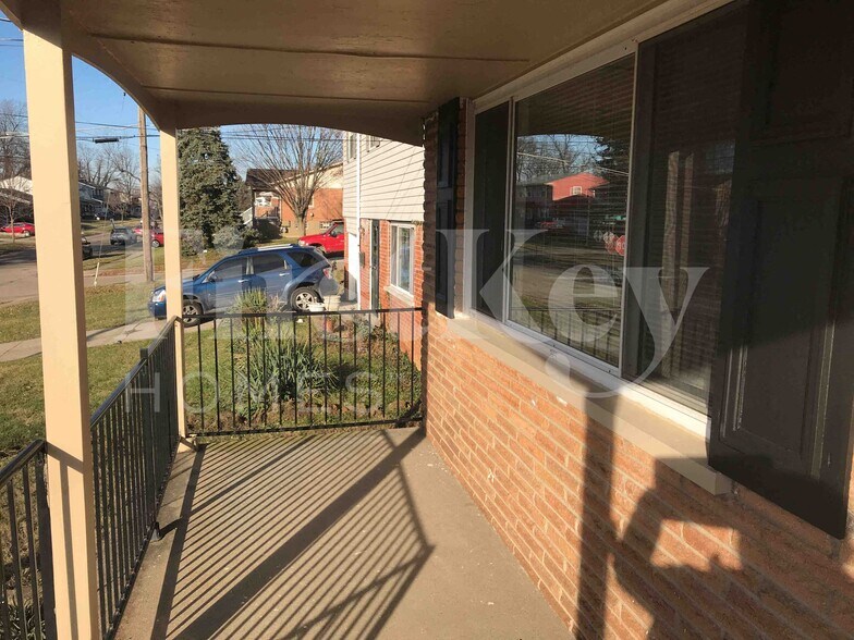 Building Photo - 5994 Waldway Ln