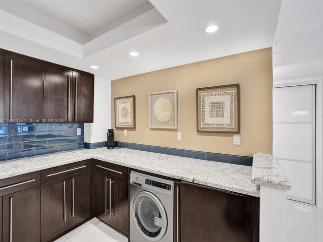 Building Photo - 3750 Galt Ocean Dr