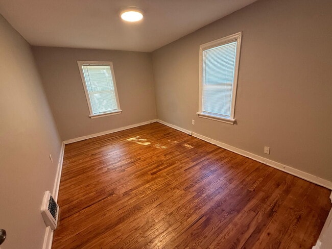 Building Photo - Charming 2-Bedroom Home for Rent in Jennin...