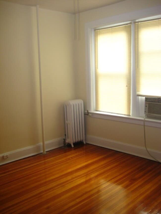 Building Photo - 1215 Colley Ave