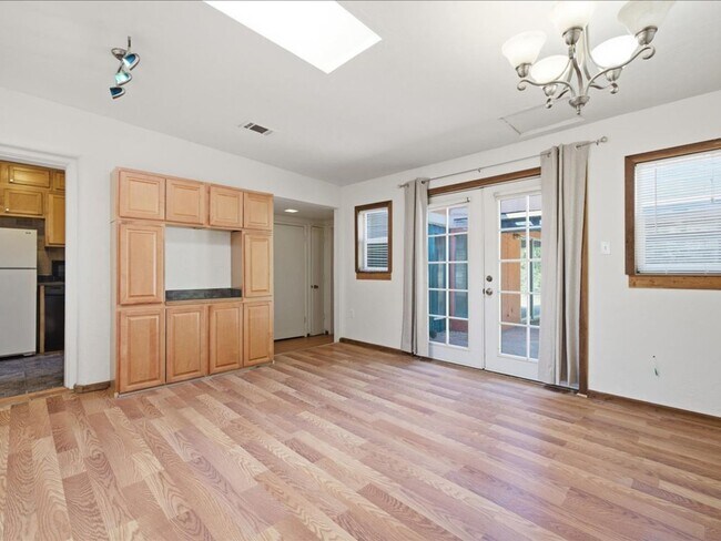 Building Photo - 4413 E Whitman St