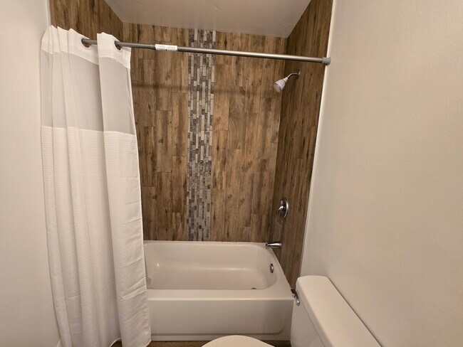 Building Photo - 748 Manteca Ct