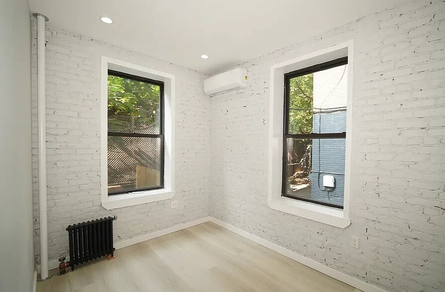 Building Photo - 161 Stanton St