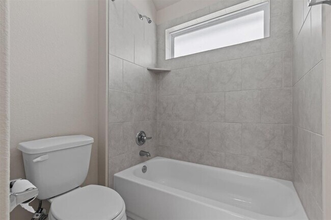 Building Photo - 124 Oakstone Dr