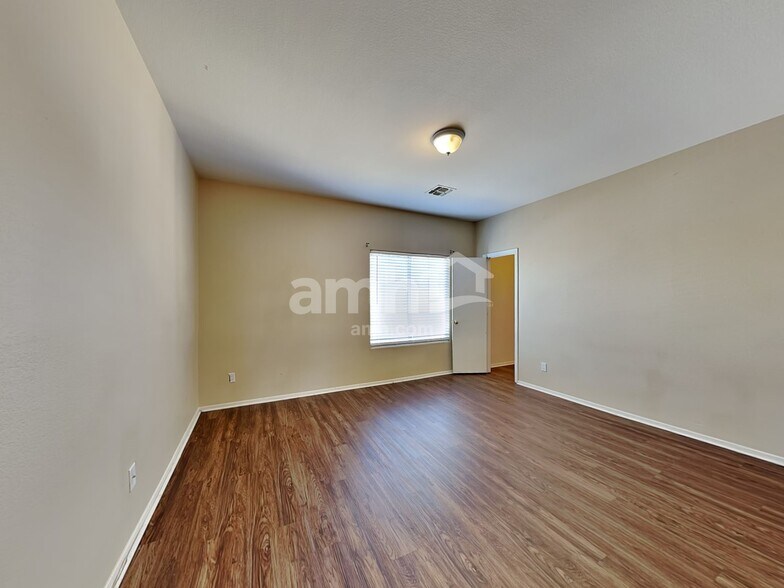 Building Photo - 13240 W Watson Ln