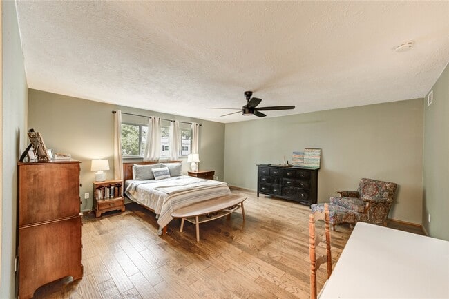 Building Photo - 13050 Trail Hollow Dr