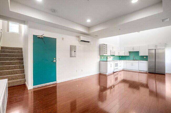 Building Photo - MODERN TOWNHOME, 2 EN SUITE BEDROOMS ON SEPARATE LEVELS, PRIVATE ROOF DECK WITH SUNSET VIEWS - $5...