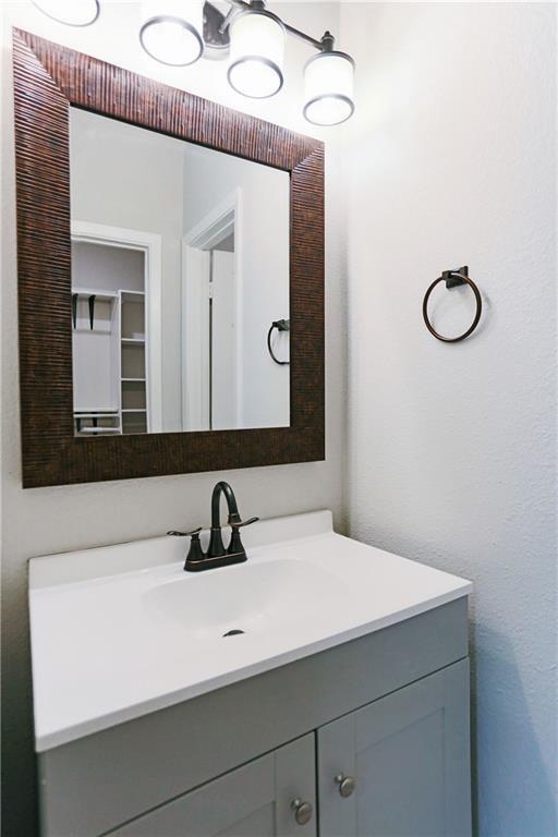 Building Photo - 9504 Menchaca Rd